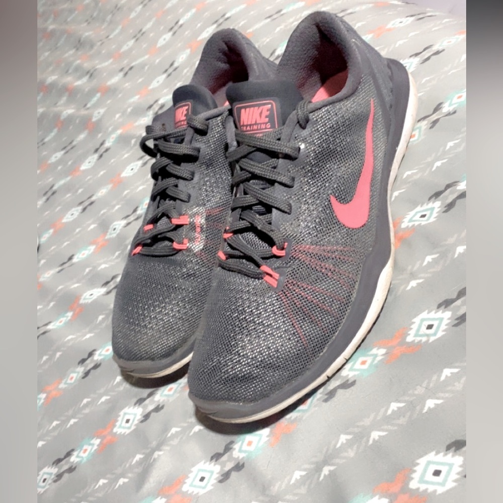 Women’s Nike shoes.